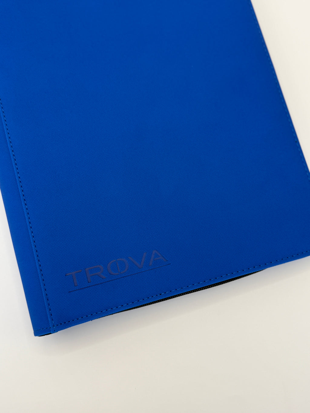 Trova Core 9-Pocket Side-Loading Trading Card Binder With Pocket