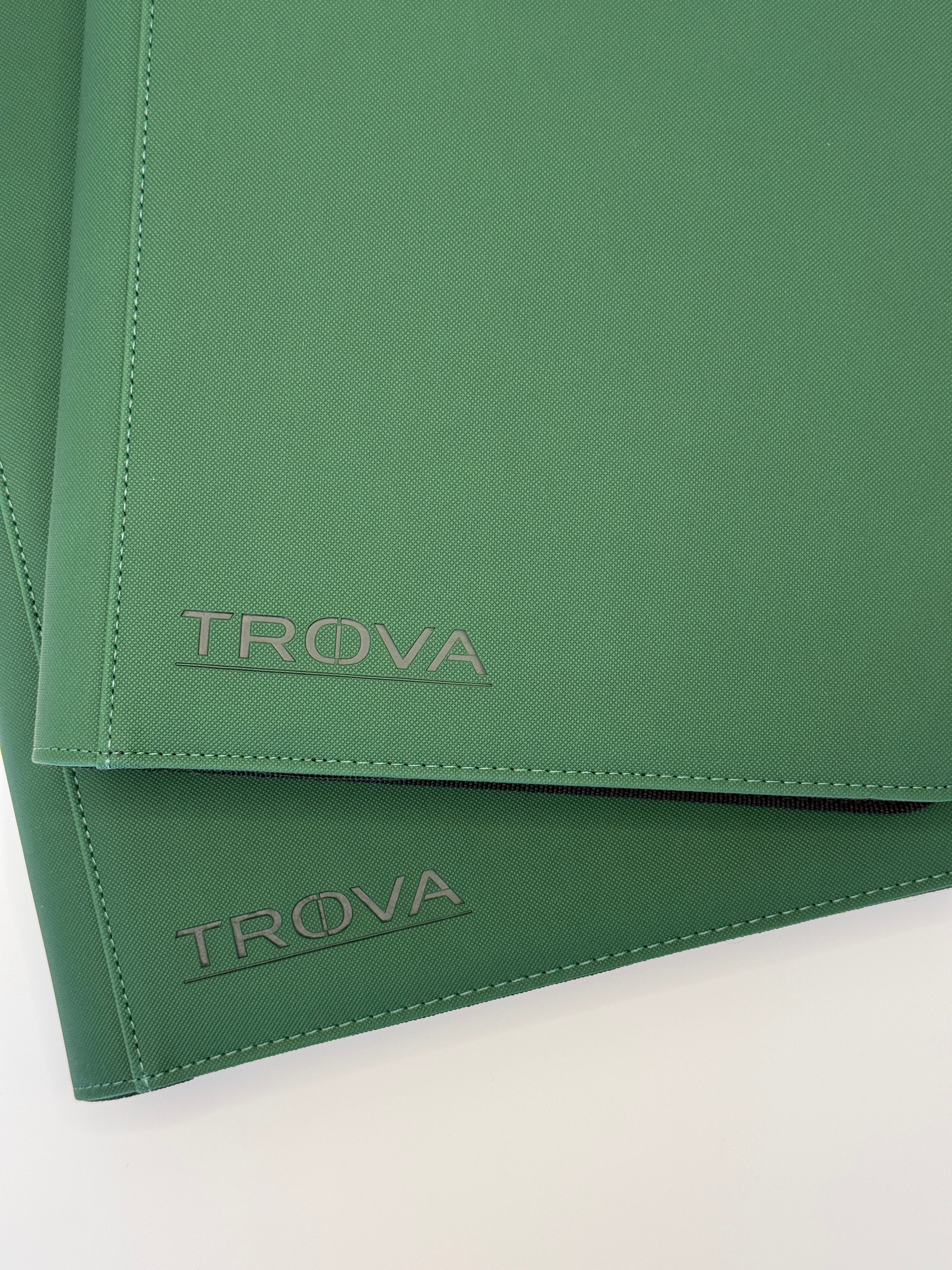 Trova Core 12-Pocket Binder With Pocket Hunter Storm
